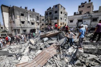 قصف خيام النازحين في السوارحة يوقع شهيدات ويصيب أطفالاً فجراً