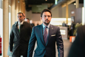 عاجل| ولي العهد يعزي نظيره الكويتي باستشهاد العسكريين ووقوع ضحايا مدنيين