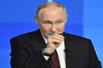 بوتين يحذر من توقف إنتاج النفط عبر مضيق هرمز بسبب الحرب مع إيران