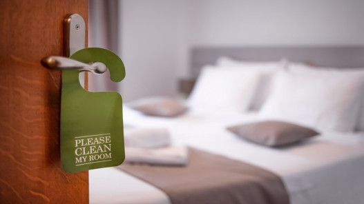 صورة حول : تراجع السياحة الأردنية تحت وطأة التوترات الإقليمية: القطاع الفندقي يواجه أصعب تحدياته تراجع السياحة الأردنية تحت وطأة التوترات الإقليمية: القطاع الفندقي يواجه أصعب تحدياته