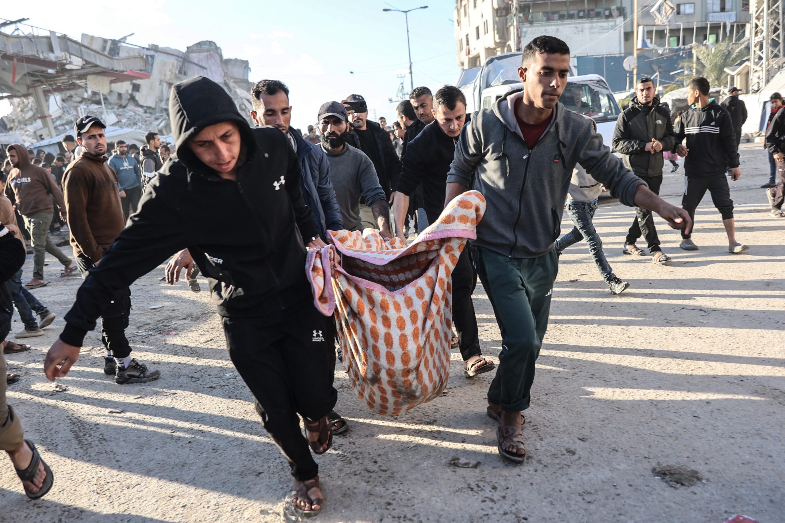 صورة حول : غزة تحت القصف: 7 شهداء و17 مصابًا خلال 24 ساعة غزة تحت القصف: 7 شهداء و17 مصابًا خلال 24 ساعة