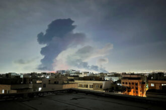 دول غربية تغلق سفاراتها في طهران وتنقل طواقمها بسبب الحرب