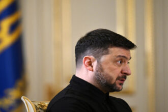 زيلينسكي: أوكرانيا قصفت مصنعا لمكونات الصواريخ في بريانسك الروسية