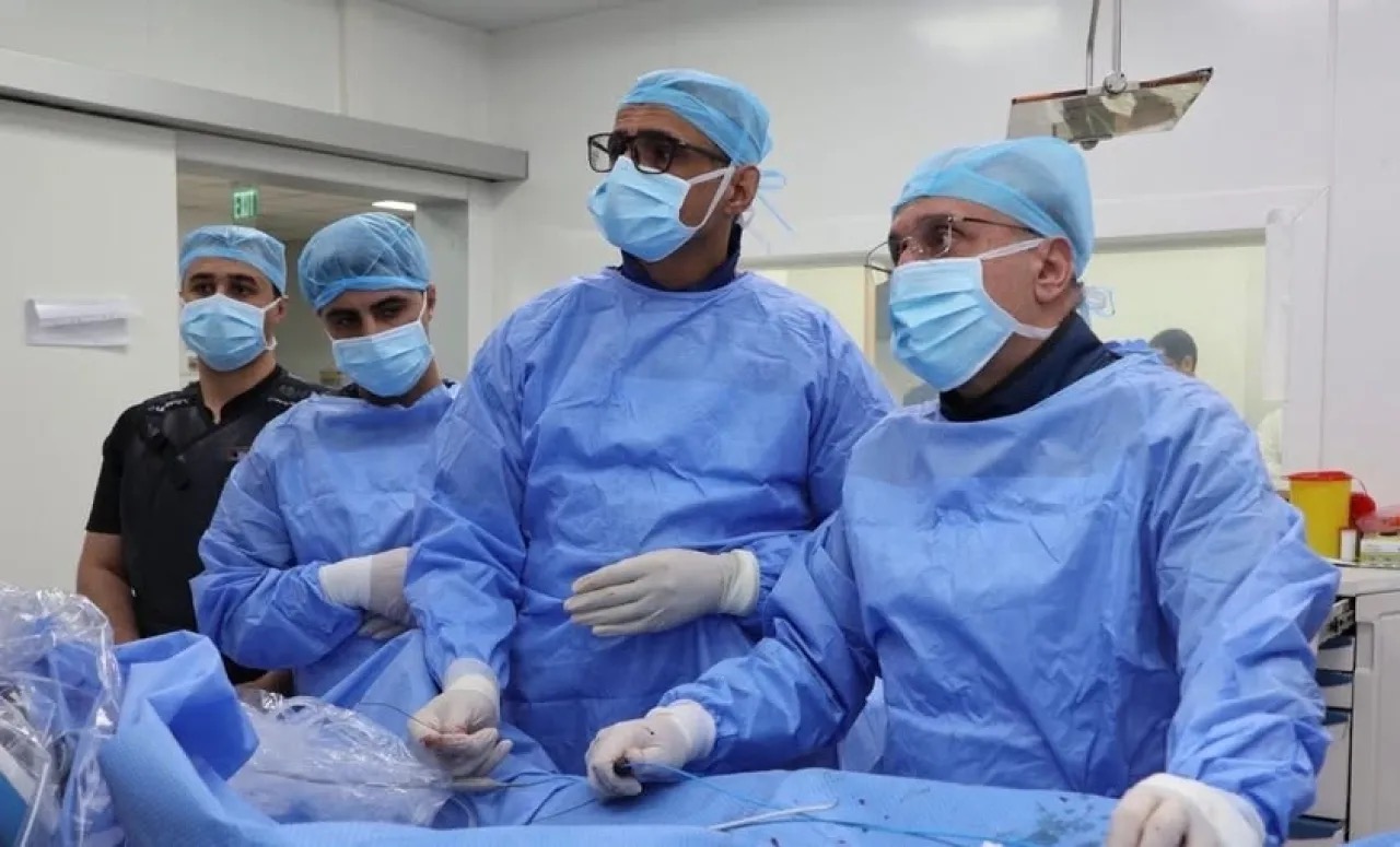 الملكة علياء للقلب يجري أول عمليات استئصال العصب القلبي لعلاج بطء القلب والإغماء