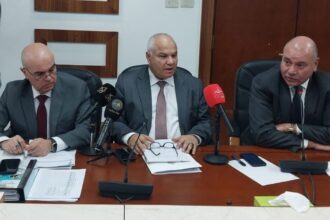 وزير العمل يكشف: 4.8 عامل لكل متقاعد