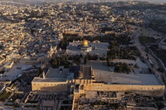 استمرار إغلاق المسجد الأقصى… تصعيد خطير في العشر الأواخر من رمضان