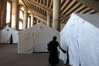 لبنان على صفيح ساخن: نزوح 700 ألف شخص