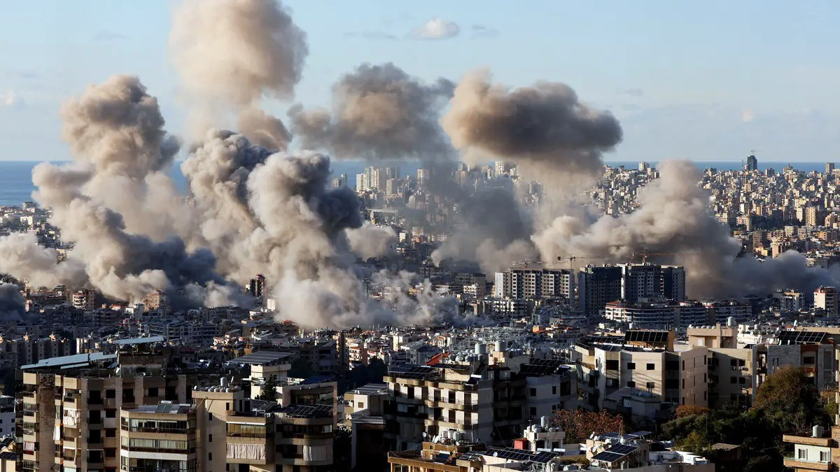 غارات إسرائيلية تستهدف مبنى سكنياً قرب مقر رئاسة الحكومة في بيروت