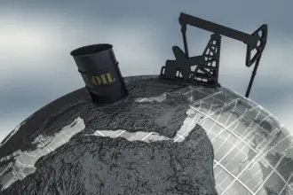 رويترز: السعودية تخفض إنتاج النفط إلى 8 ملايين برميل يوميًا