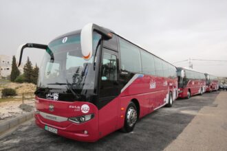 جامعة البلقاء التطبيقية تدعم تشغيل باص سريع بين عمان والسلط لتسهيل تنقل الطلبة