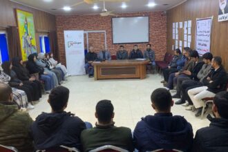 مركز شباب الوسطية ينفذ جلسة تعريفية ببرنامج “صوتك” لتأهيل القادة الشباب