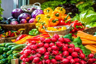 السوق المركزي: أكثر من 2200 طن خضار و466 طناً من الفواكه اليوم