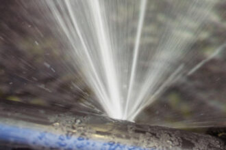 وزارة الاستثمار تطلق مشروعًا لتخفيض الفاقد المائي في جنوب وشرق عمان