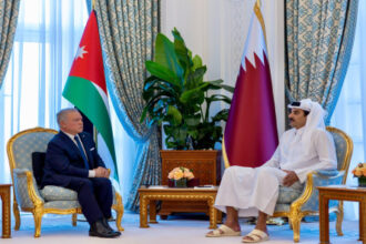 عاجل| الملك و أمير قطر يبحثان التصعيد ويدينان الهجمات الإيرانية