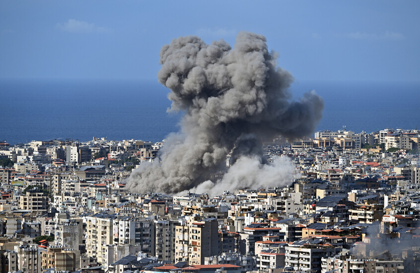 صورة حول : غارات إسرائيلية عنيفة تهز الضاحية الجنوبية لبيروت غارات إسرائيلية عنيفة تهز الضاحية الجنوبية لبيروت