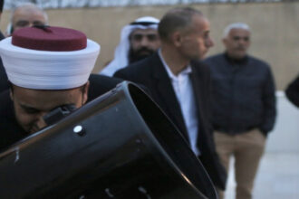 مفتي المملكة يدعو لتحري هلال شوال مساء الخميس