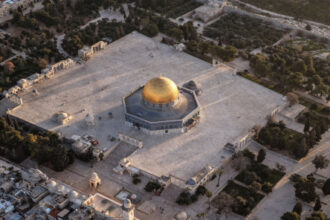 إغلاق المسجد الأقصى يدخل يومه الـ19 ومنع المصلين من الوصول إليه