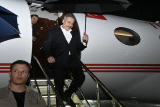 وصول وزراء خارجية تركيا ومصر والسعودية إلى باكستان لإجراء مشاورات بشأن حرب إيران