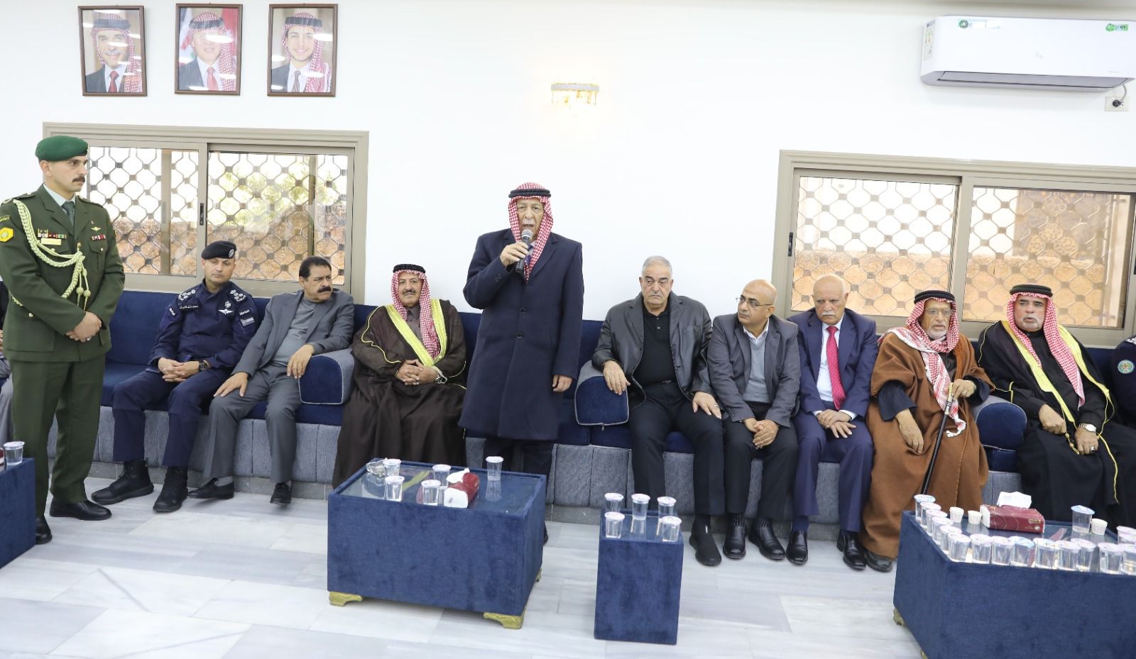 مندوبًا عن الملك وولي العهد.. العيسوي يعزي عشائر القاضي والزعبي والفريحات