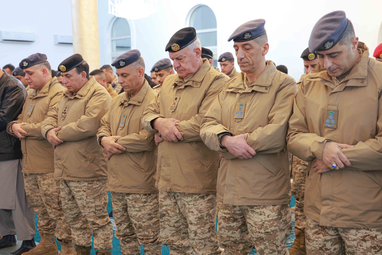 صورة حول : الحنيطي يؤدي صلاة العيد مع مرتبات سلاح الجو الملكي ويؤكد جاهزية القوات المسلحة الحنيطي يؤدي صلاة العيد مع مرتبات سلاح الجو الملكي ويؤكد جاهزية القوات المسلحة