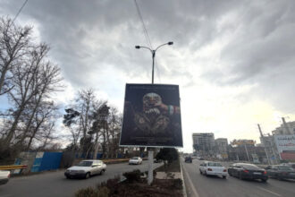 طهران تعتمد العمل عن بُعد بدءا السبت