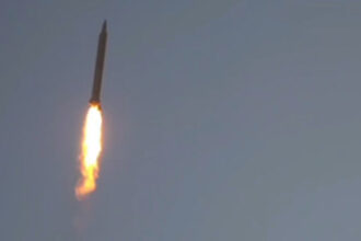 صفارات الإنذار تدوي في القدس مع إطلاق صواريخ إيرانية باتجاه إسرائيل