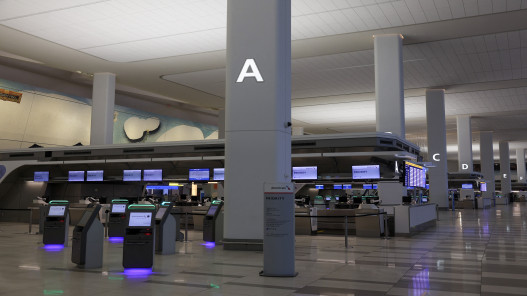 توقّف حركة الطيران في مطار لاغوارديا بنيويورك صباح الاثنين