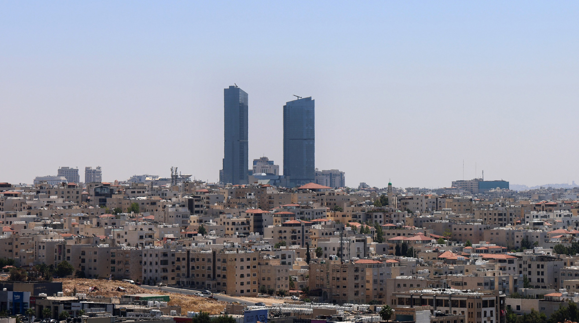 طقس متقلب وأمطار غزيرة مرتقبة الأربعاء والخميس