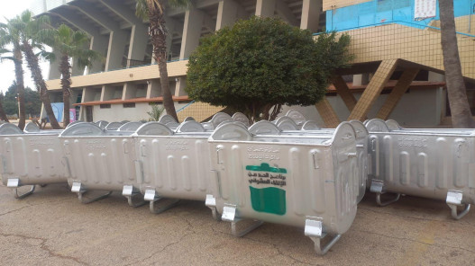 صورة حول : وزارة البيئة توزع 300 حاوية و300 سلة نفايات لتعزيز النظافة في مواقع إربد السياحية وزارة البيئة توزع 300 حاوية و300 سلة نفايات لتعزيز النظافة في مواقع إربد السياحية