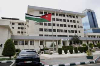 لجان نيابية تناقش قانون الضمان وتطلع على قطاع الطاقة بزيارة الخربة السمرا