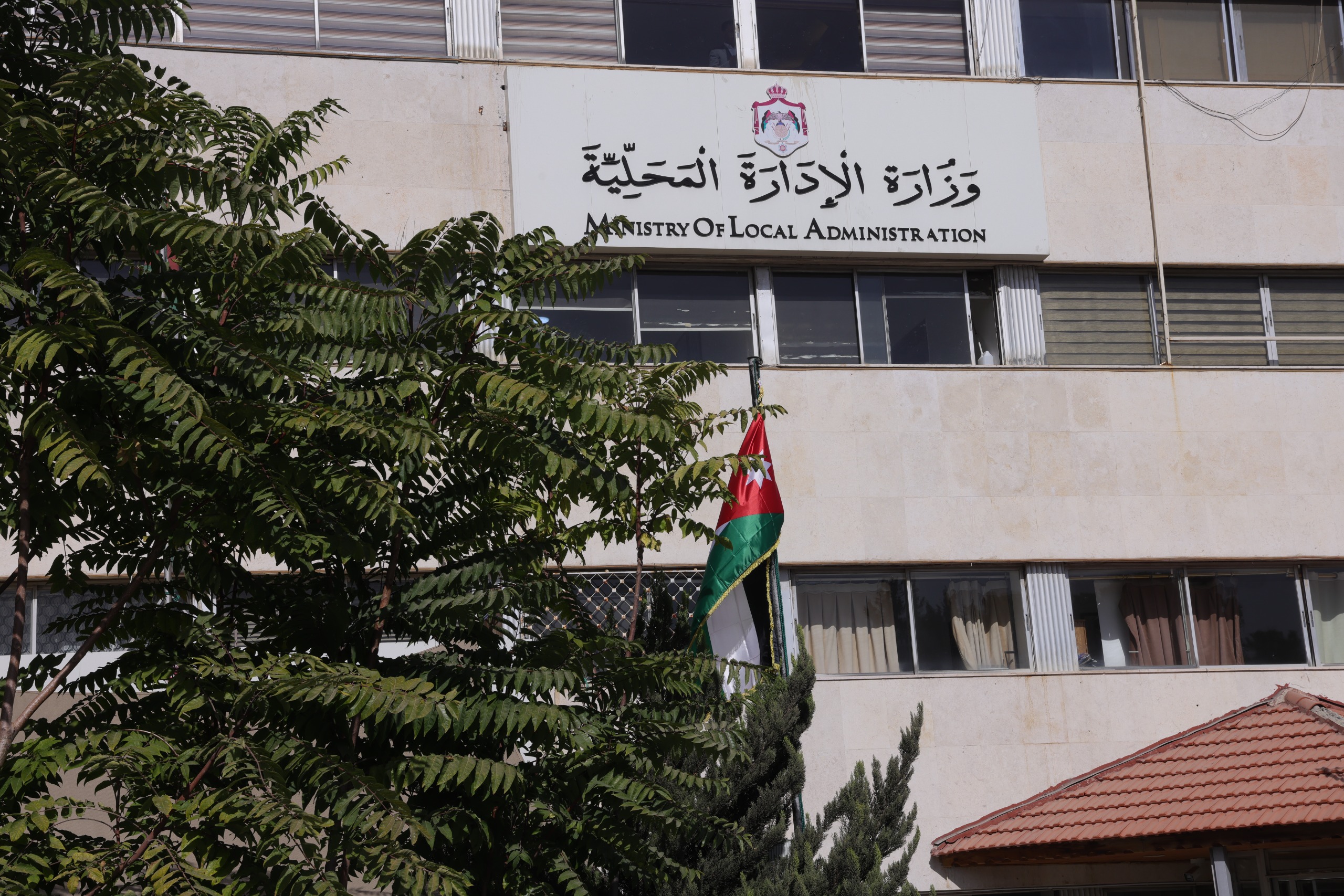 صورة حول : وزير الإدارة المحلية يوجه البلديات لتفعيل الطوارئ ونشر أرقام الشكاوى وزير الإدارة المحلية يوجه البلديات لتفعيل الطوارئ ونشر أرقام الشكاوى