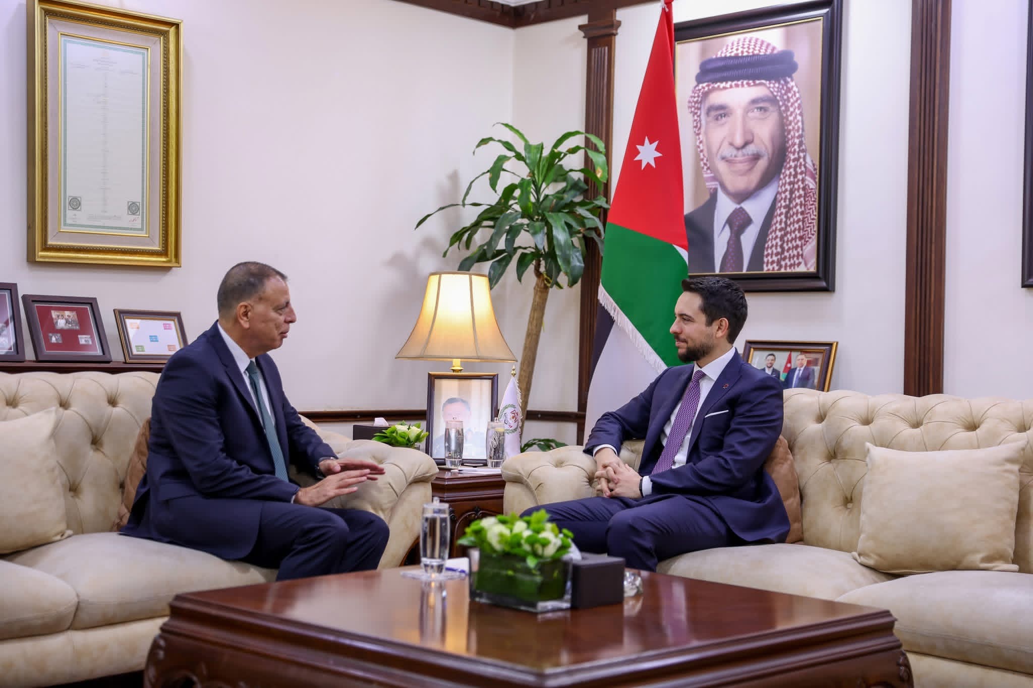 صورة حول : عاجل| ولي العهد يزور وزارة الداخلية عاجل| ولي العهد يزور وزارة الداخلية