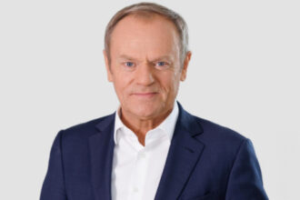 رئيس الوزراء البولندي يحذر من احتمال تصعيد الصراع في الشرق الأوسط