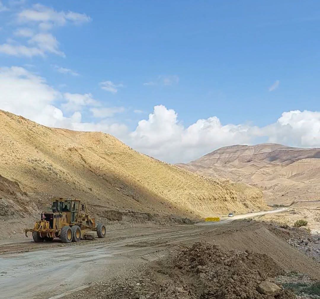 صورة حول : إعادة فتح الطريق الملوكي في الطفيلة بعد انقطاعه بسبب السيول إعادة فتح الطريق الملوكي في الطفيلة بعد انقطاعه بسبب السيول