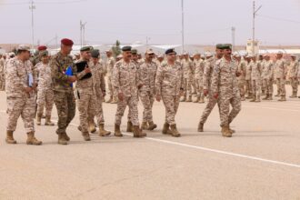 المساعد للإدارة والقوى البشرية يزور مركز تدريب خدمة العلم في معسكرات شويعر