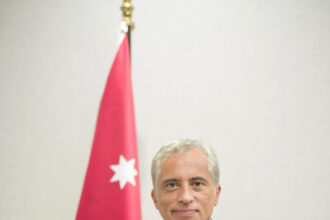 رئيس الوزراء يعلن عطلة المسيحيين بمناسبة أحد الشعانين وعيد الفصح