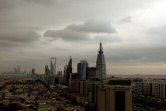 السعودية تعلن اعتراض 4 صواريخ باليستية و10 مسيّرات باتجاه الرياض