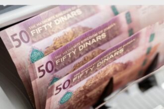 مصدر حكومي : صرف رواتب القطاع العام قبل عيد الفطر