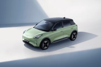 جيلي EX2 تتصدر مبيعات السيارات الكهربائية عالميًا وتؤكد ريادتها في 2025