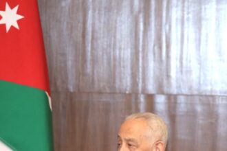 العيسوي ينقل تعازي الملك وولي العهد إلى عشيرة الصمادي