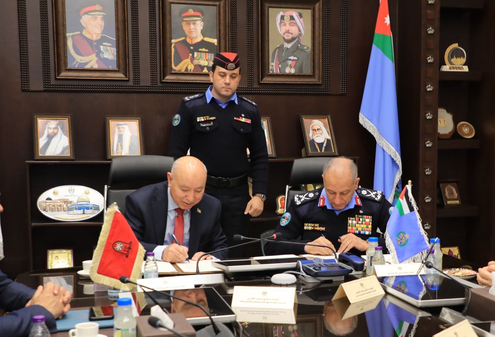 صورة حول : الأمن العام وجامعة مؤتة يعززان شراكتهما الاستراتيجية بملحق اتفاقية لدعم البحث العلمي الأمن العام وجامعة مؤتة يعززان شراكتهما الاستراتيجية بملحق اتفاقية لدعم البحث العلمي