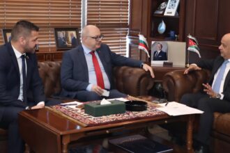 تجارة الأردن تبحث تعزيز العلاقات التجارية مع بلغاريا