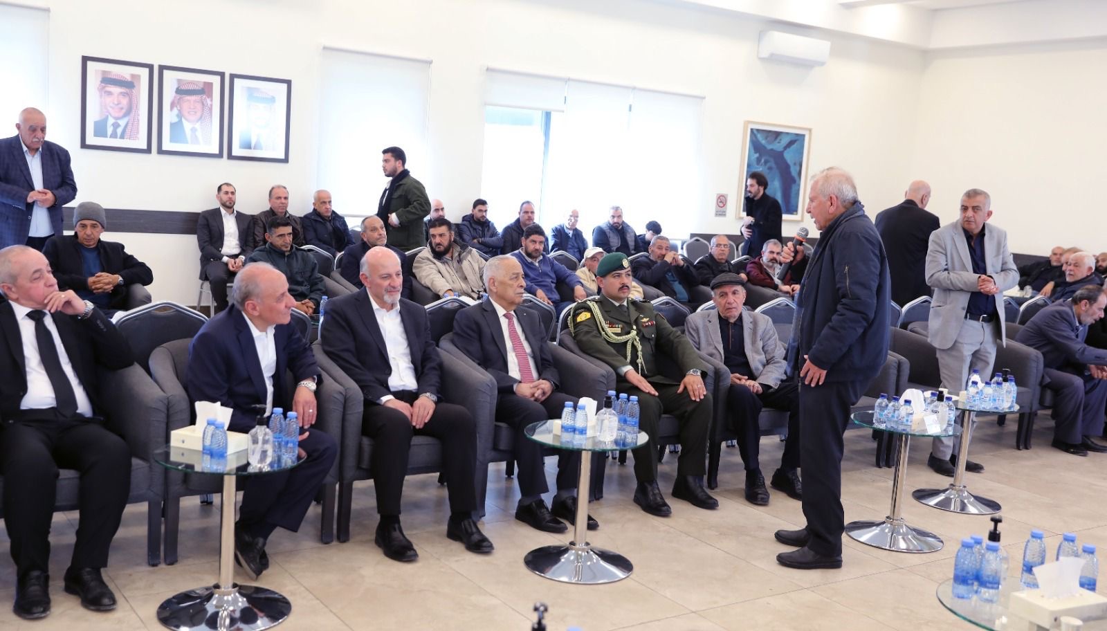 العيسوي ينقل تعازي الملك وولي العهد إلى آل داود