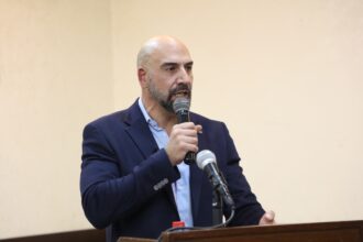 نقابة الصيادلة تستنكر تأخر وزارة الصحة في تفعيل نظام توصيل الدواء وتلوّح بإجراءات تصعيدية