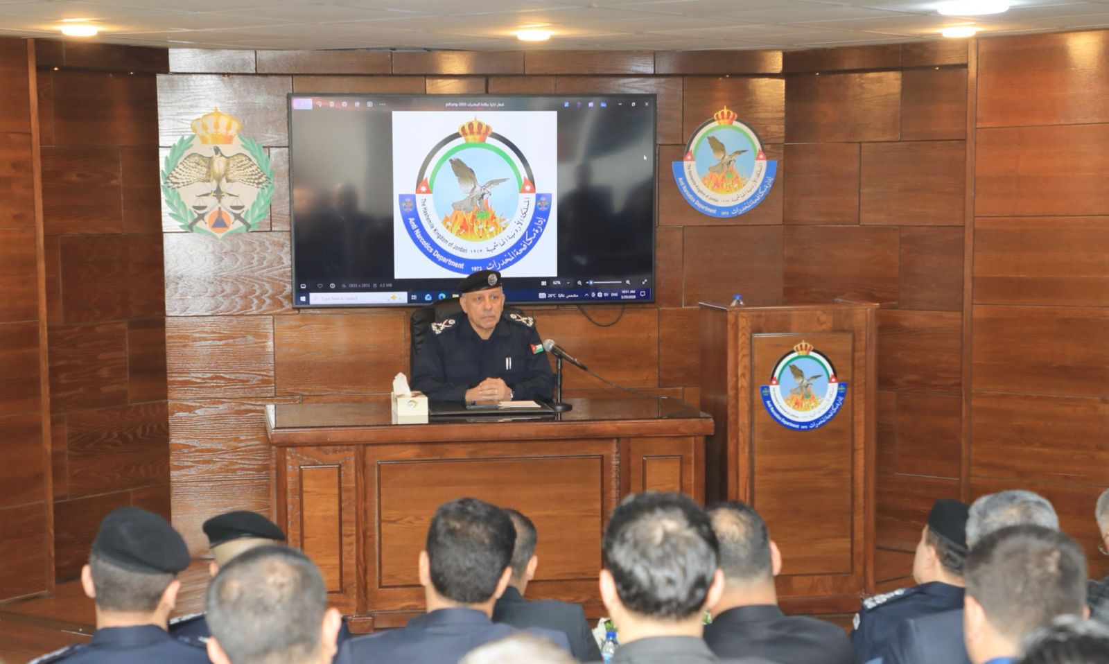 صورة حول : مدير الأمن العام يزور إدارة مكافحة المخدرات، ويؤكّد حربنا على المخدرات مستمرة بحزم مدير الأمن العام يزور إدارة مكافحة المخدرات، ويؤكّد حربنا على المخدرات مستمرة بحزم