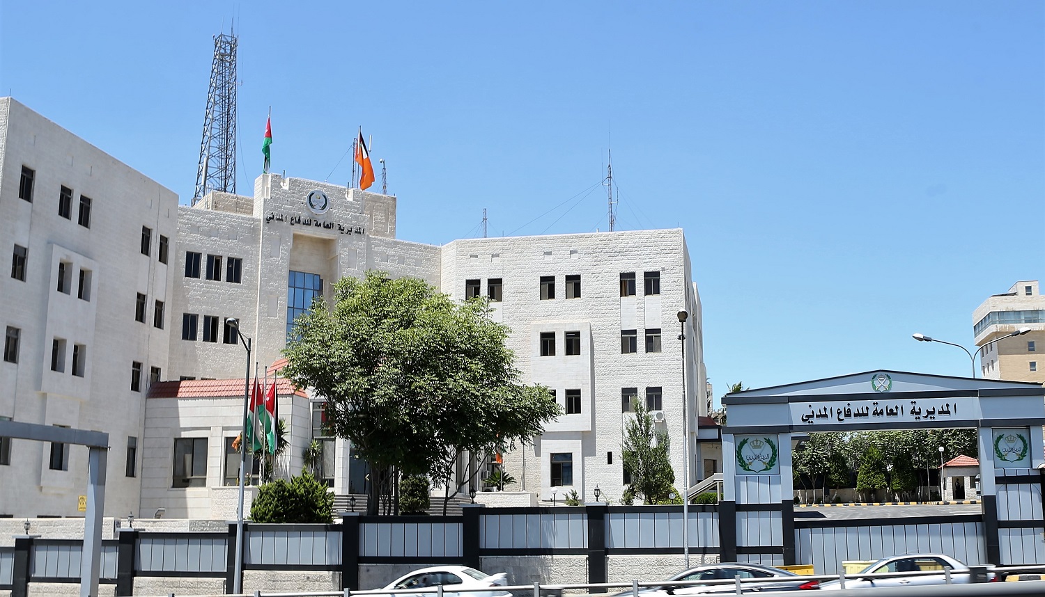 الدفاع المدني: التعامل مع 157 حادثاً جراء سقوط الأجسام دون إصابات