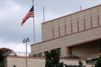 السفارة الأمريكية تصدر تحذير سفر للعراق