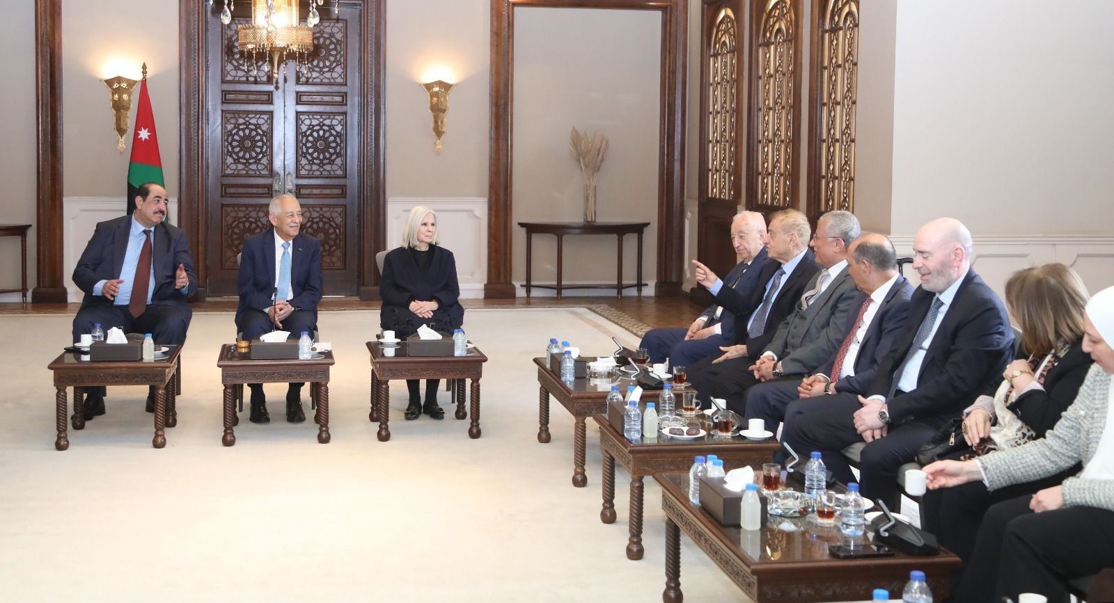 العيسوي يقدم قراءة وطنية معمقة في دلالات العلم الأردني لوفد مبادرة "أردن الرسالة"