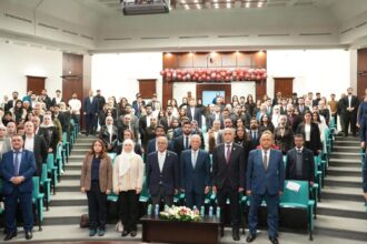 طلبة طب الأسنان بالأهلية يؤدون قسم المهنة