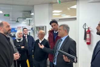 مركز البحوث الدوائية والتشخيصية في عمّان الأهلية يستقبل وفدًا من المركز الأردني للتصميم والتطوير